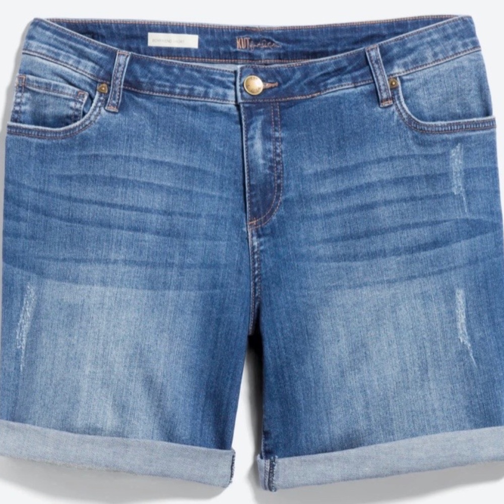 Distressed Boyfriend Short